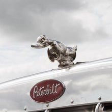 Indlæs billede til gallerivisning Angry Rubber Duck Hood Ornament
